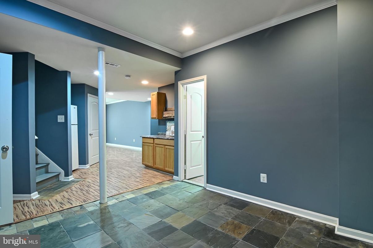 Empty room, Interior, Kitchen, Recessed Lighting
