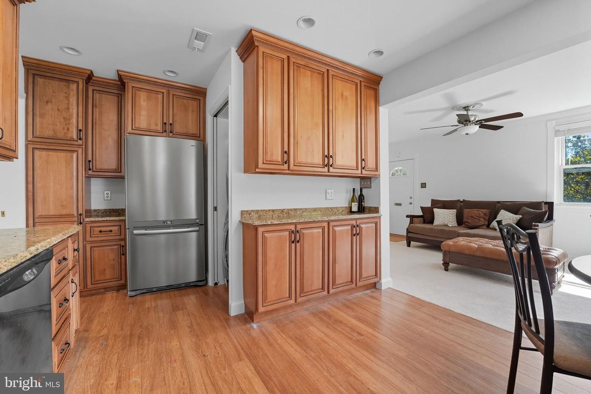 Interior, Kitchen, Living room, Recessed Lighting, Wood Texture Flooring