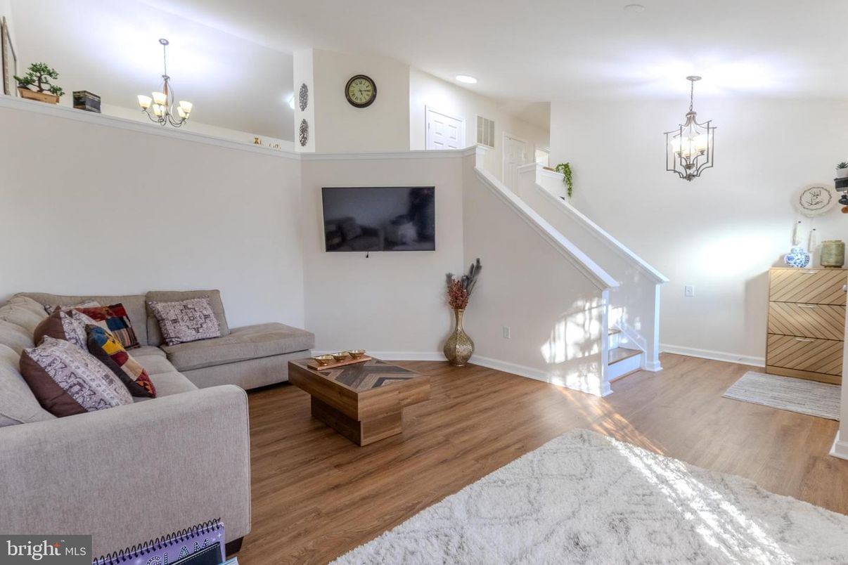 Chandelier, Interior, Living room, Pendant Lights, Recessed Lighting, Wood Texture Flooring