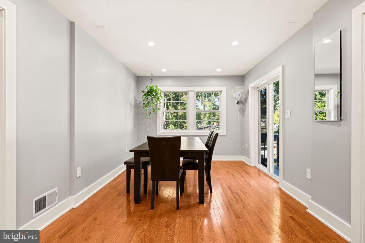 Dining room, Interior, Recessed Lighting, Wood Texture Flooring