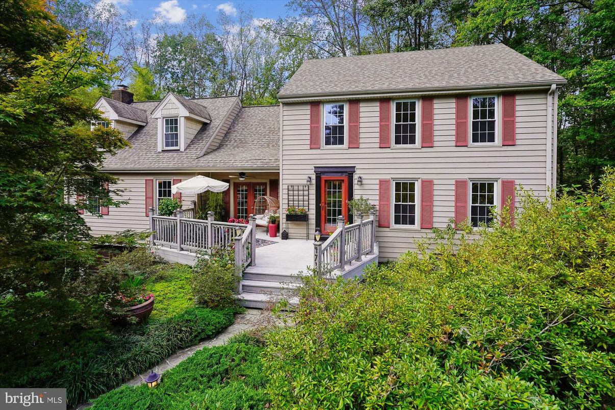 Exterior, Facade, Georgian