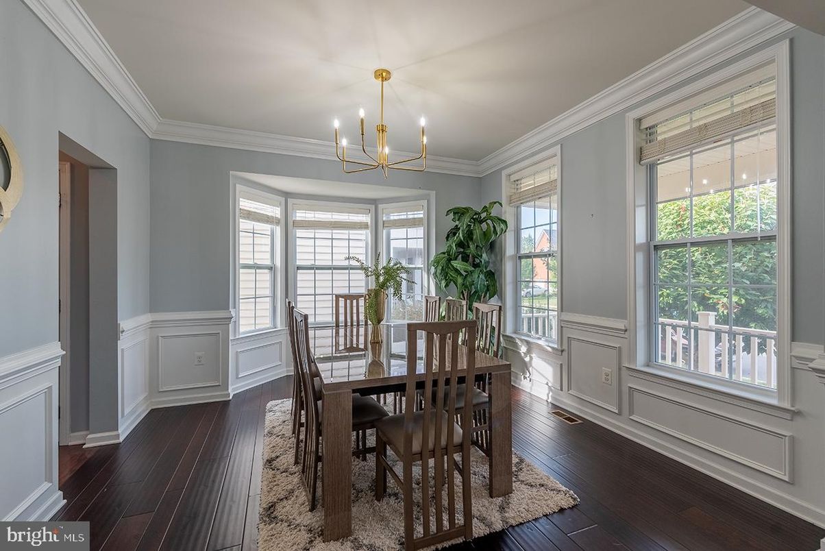 Chandelier, Dining room, Interior, Pendant Lights, Wood Texture Flooring
