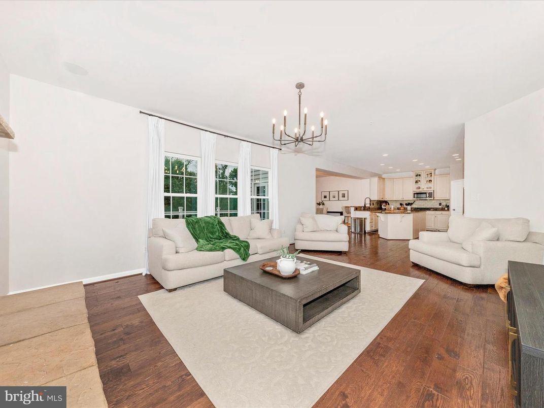 Interior, Kitchen, Living room, Pendant Lights, Recessed Lighting, Wood Texture Flooring