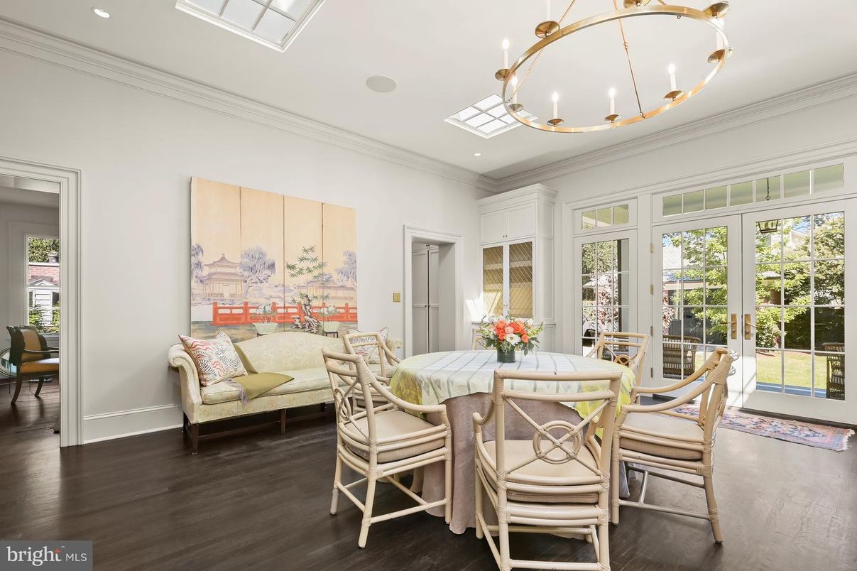 Chandelier, Dining room, Interior, Recessed Lighting, Wood Texture Flooring