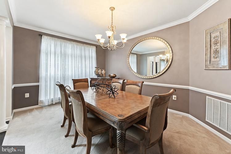 Chandelier, Dining room, Interior