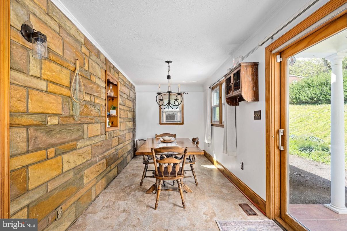 Dining room, Interior, Pendant Lights, Stone Walls