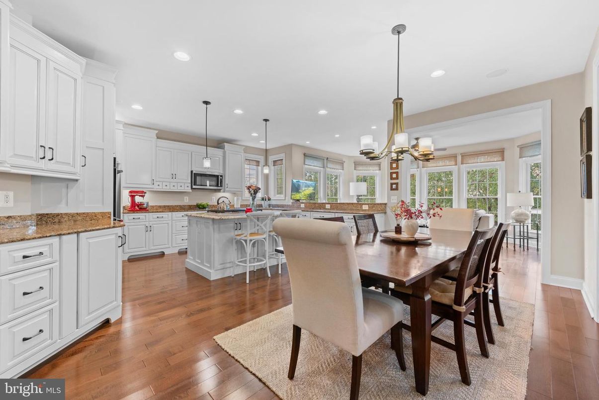 Chandelier, Dining room, Interior, Kitchen, Pendant Lights, Recessed Lighting, Wood Texture Flooring