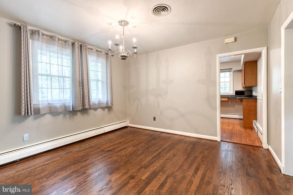Chandelier, Empty room, Interior, Wood Texture Flooring