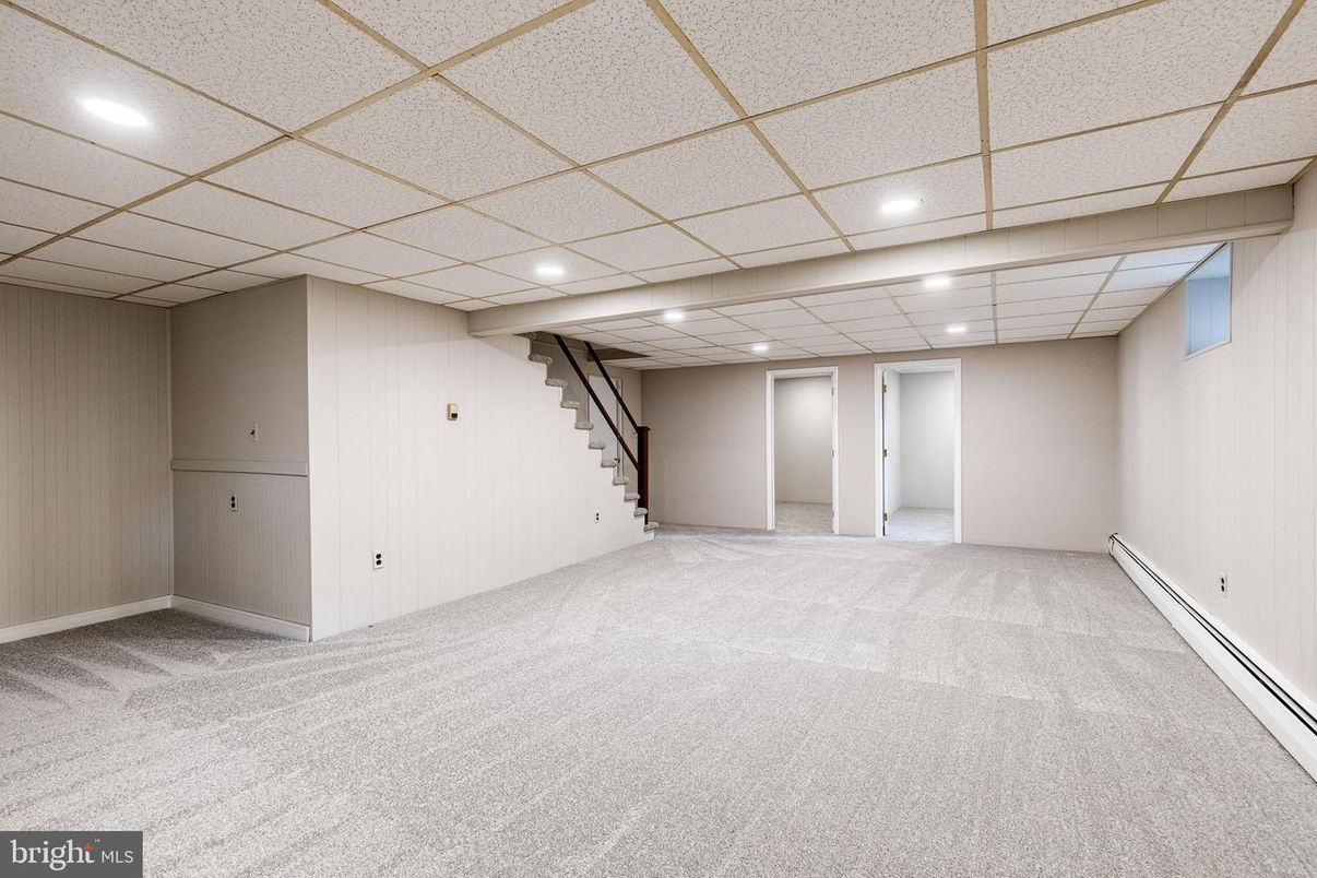 Empty room, Interior, Recessed Lighting