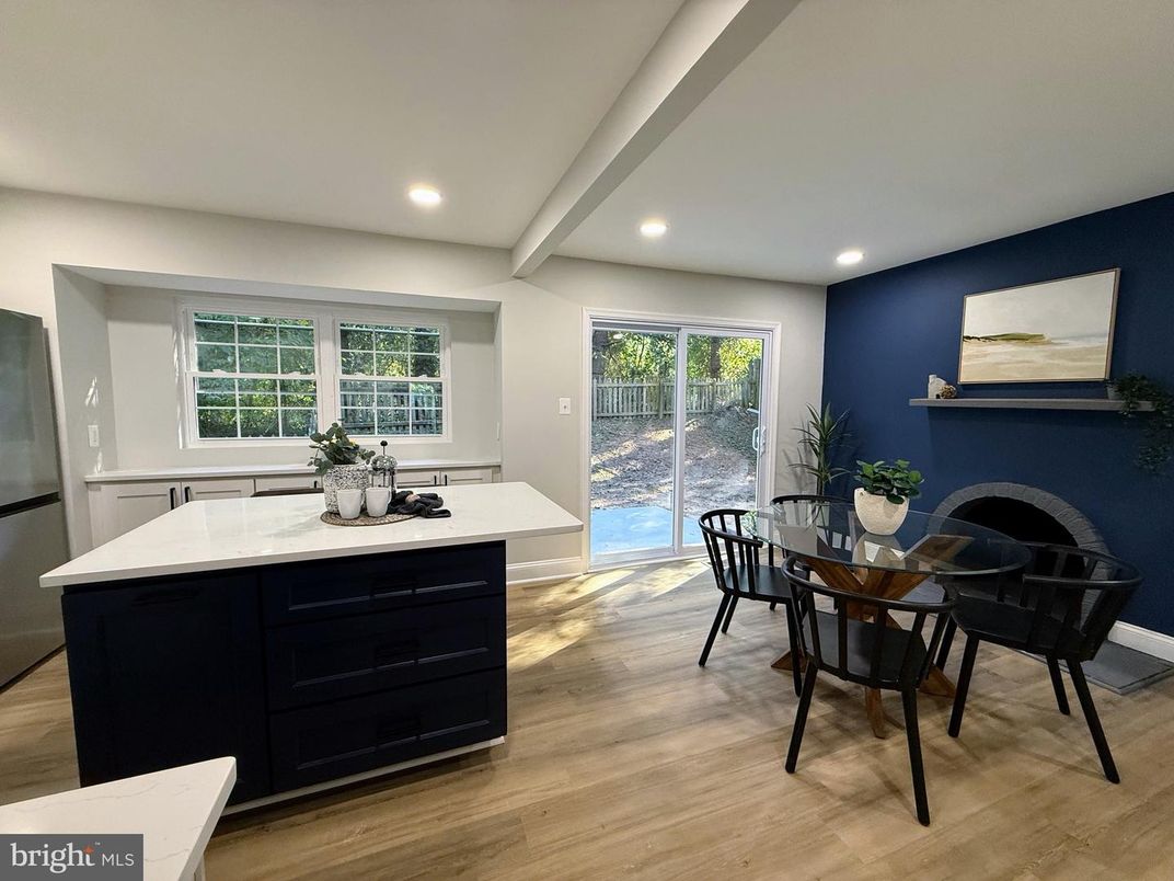 Dining room, Interior, Kitchen, Recessed Lighting, Wood Texture Flooring