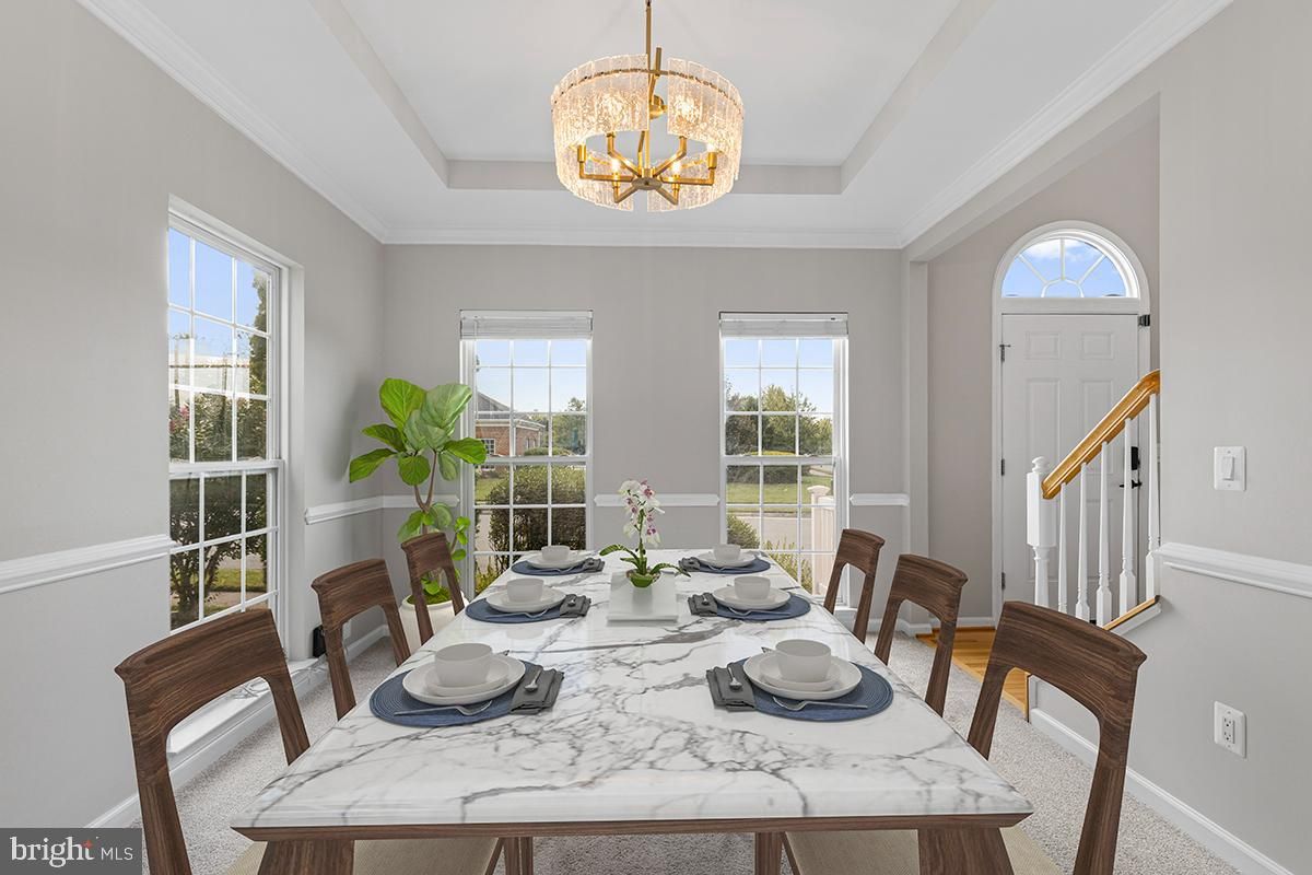 Chandelier, Dining room, Interior