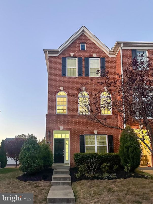 Exterior, Facade, Brick Facade, Brick Traditional