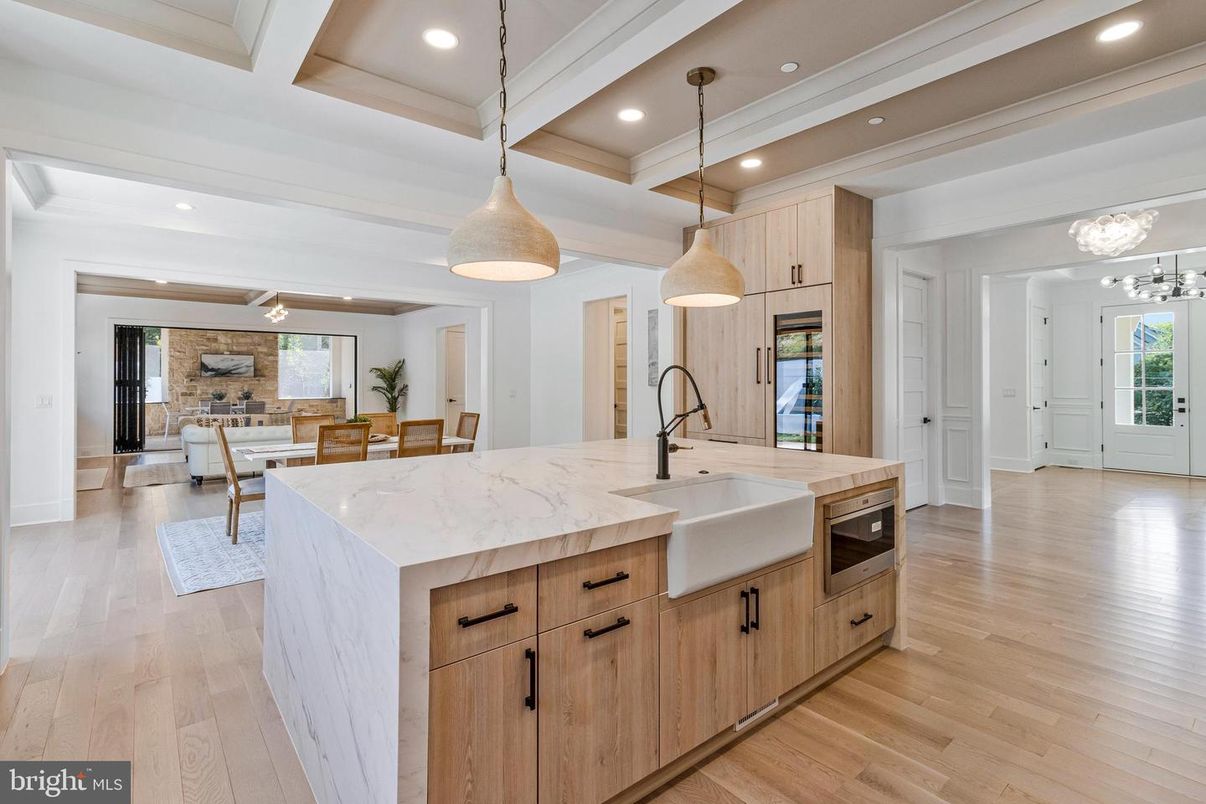 Dining room, Interior, Kitchen, Living room, Pendant Lights, Recessed Lighting, Stainless Steel Appliances, Wood Texture Flooring