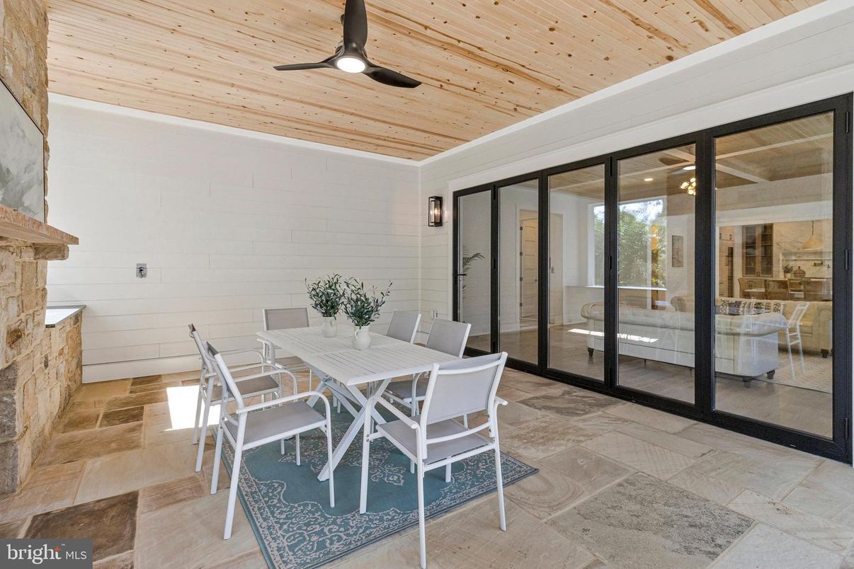Dining room, Interior, Wooden Ceilings