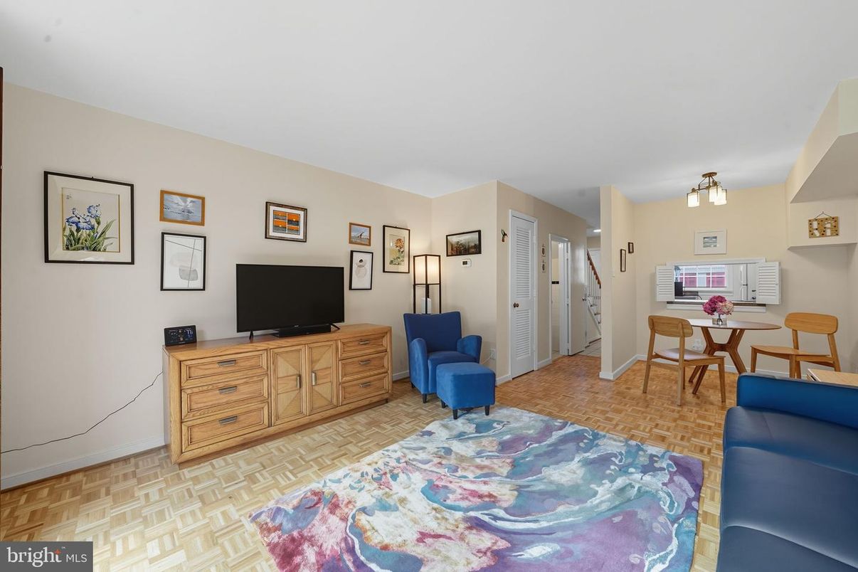 Dining room, Interior