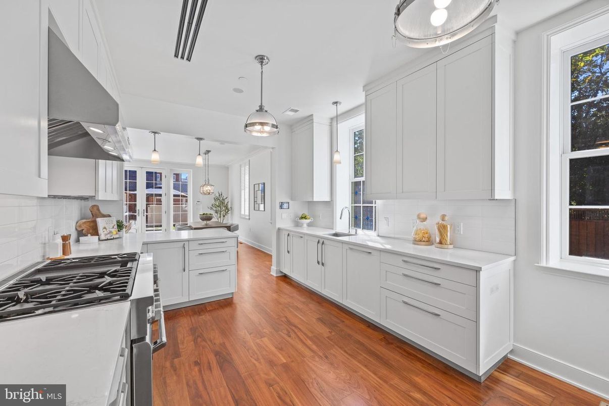 Interior, Kitchen, Pendant Lights, Wood Texture Flooring
