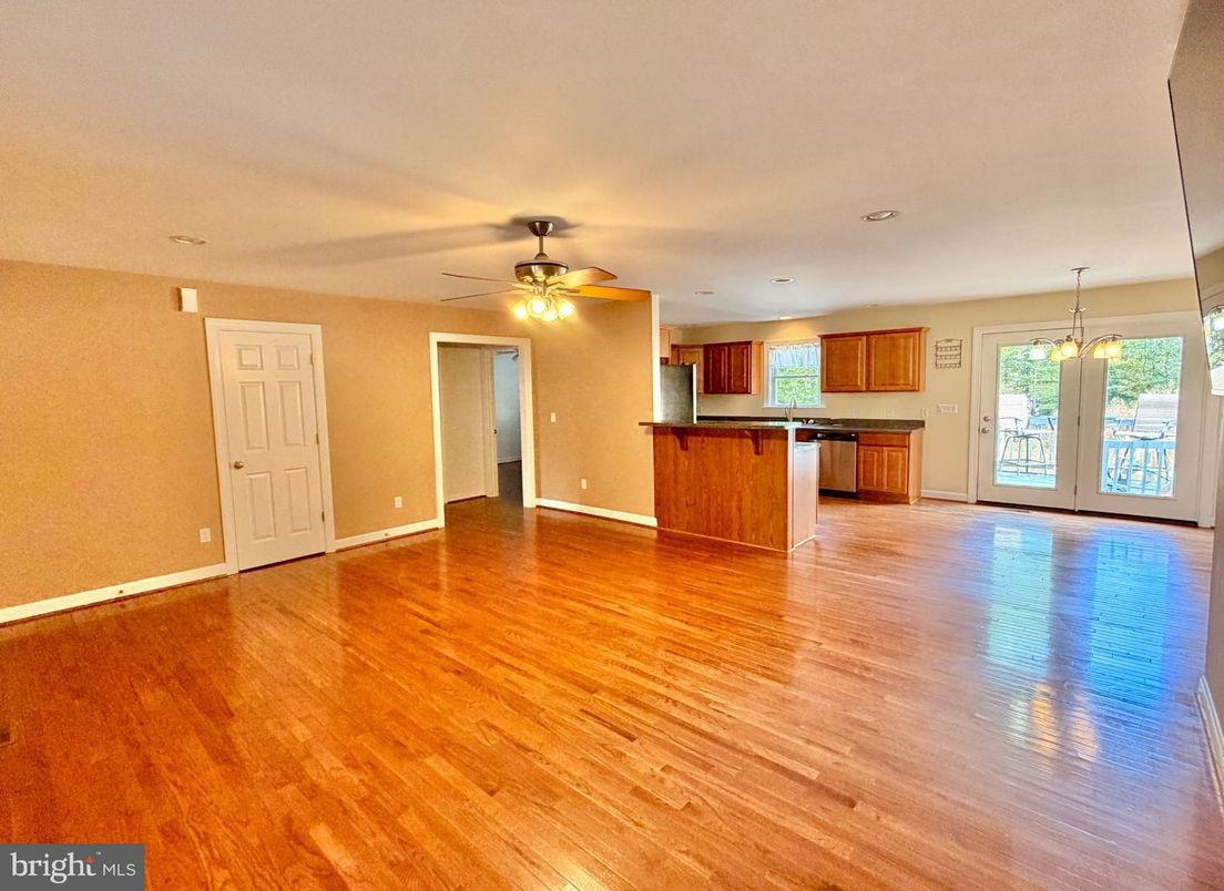 Empty room, Interior, Kitchen, Pendant Lights, Wood Texture Flooring