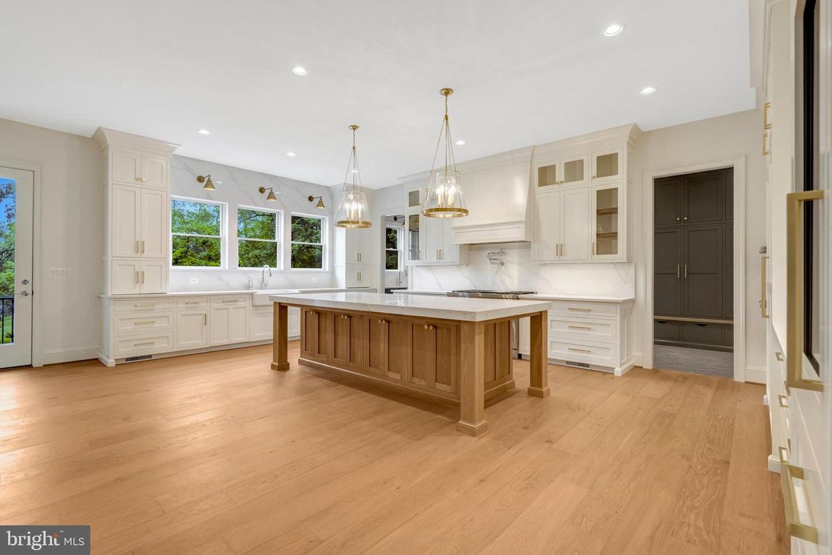 Interior, Kitchen, Pendant Lights, Recessed Lighting, Wood Texture Flooring