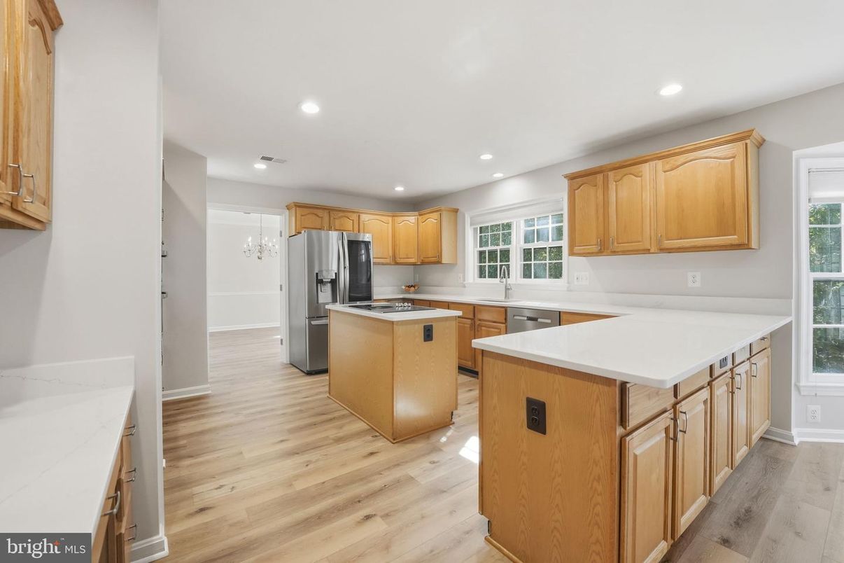Chandelier, Interior, Kitchen, Recessed Lighting, Wood Texture Flooring