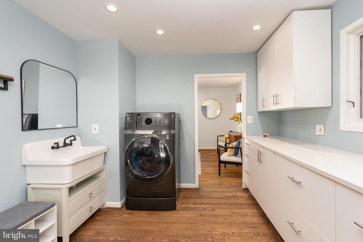 Interior, Recessed Lighting, Utility Closets, Washer, Wood Texture Flooring