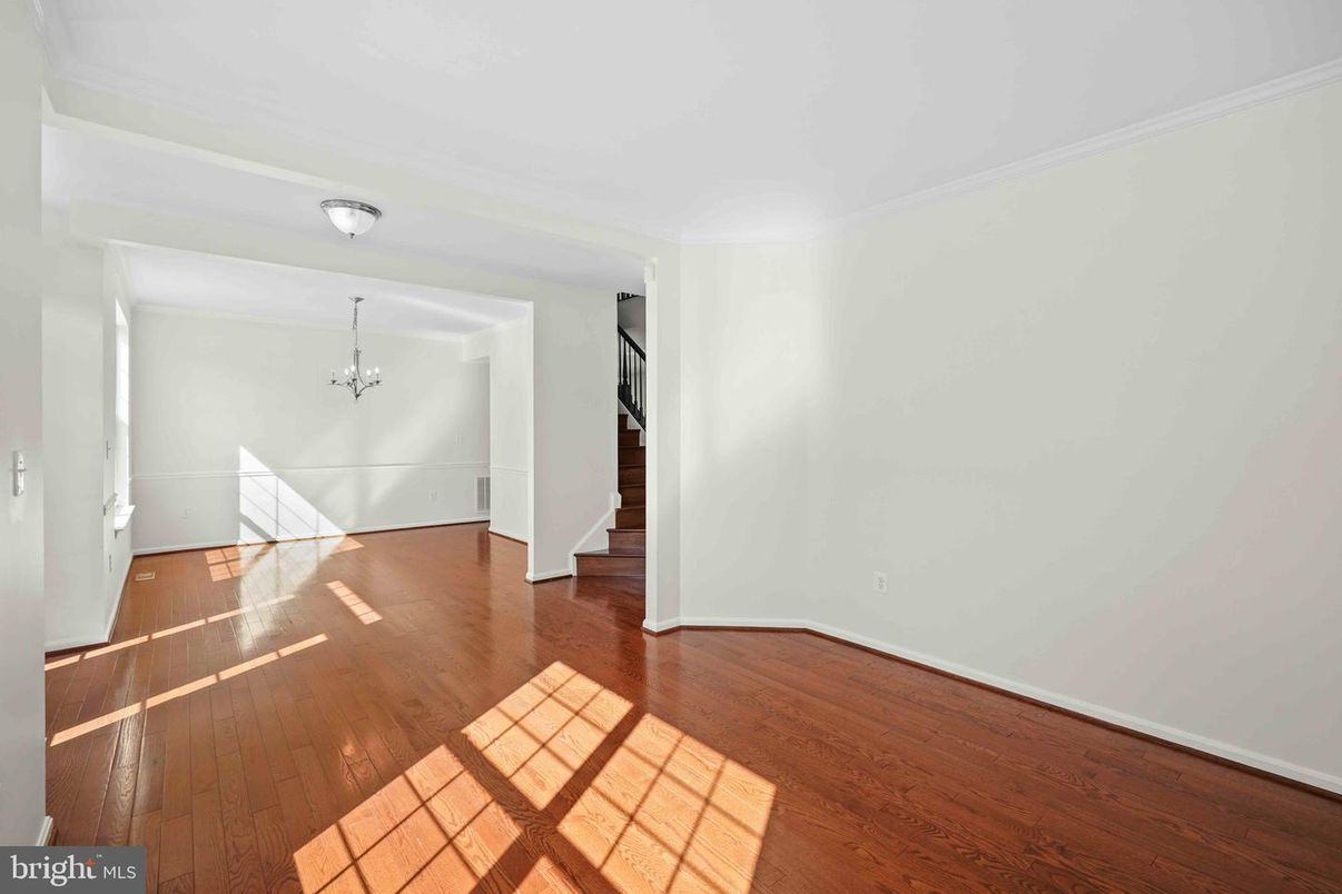 Chandelier, Empty room, Interior, Wood Texture Flooring
