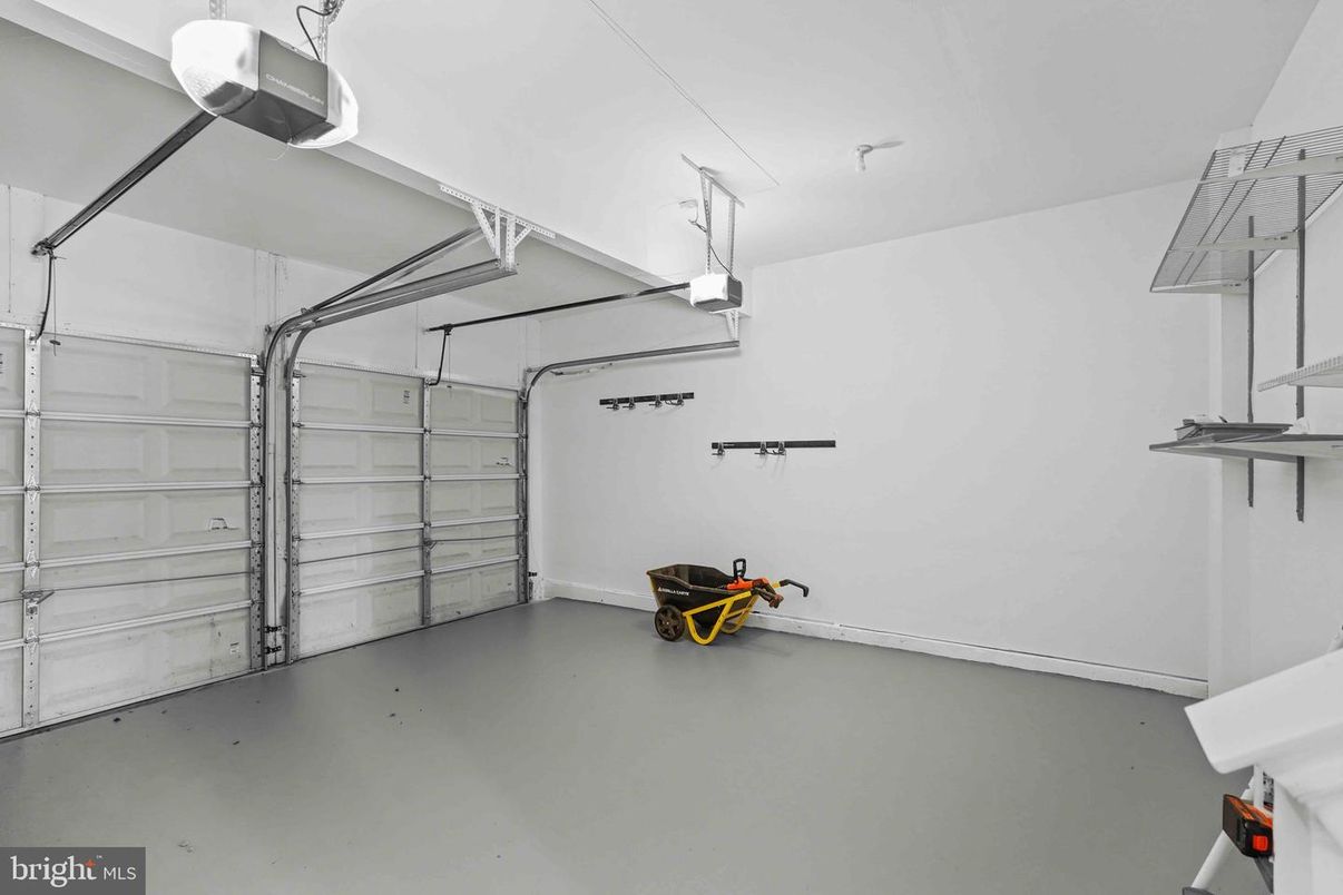 Garage, Interior