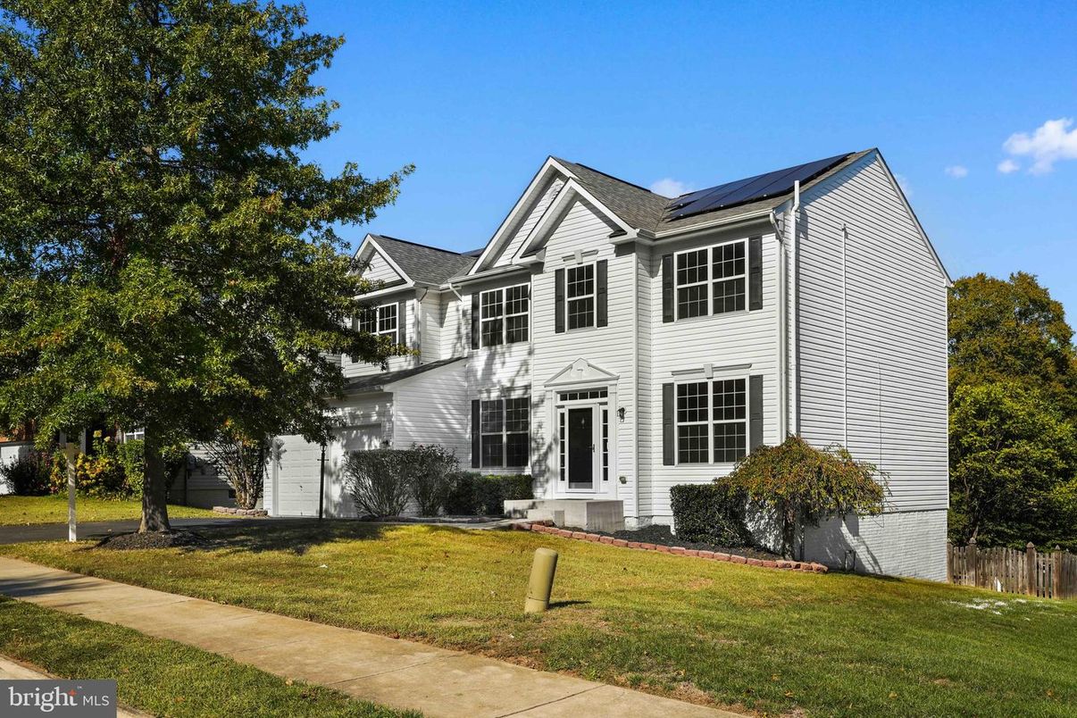 Attached, Exterior, Facade, Solar Panels, Farmhouse