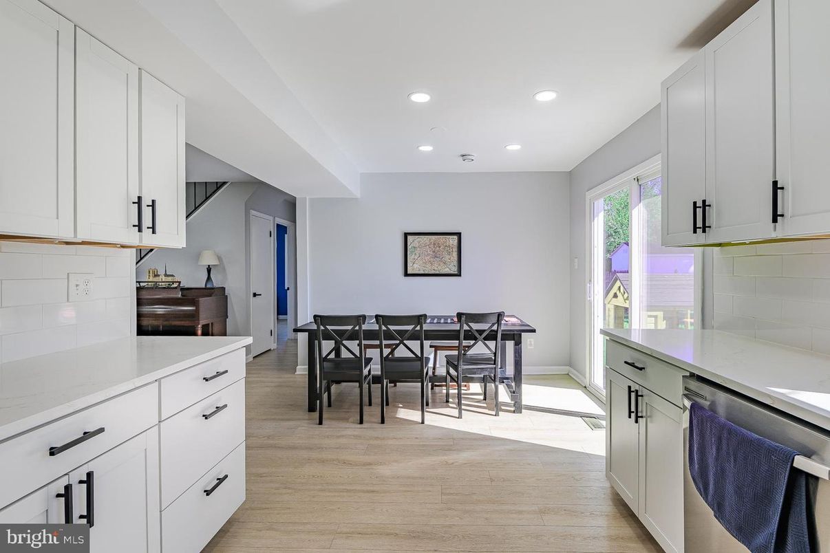 Dining room, Interior, Kitchen, Recessed Lighting, Wood Texture Flooring