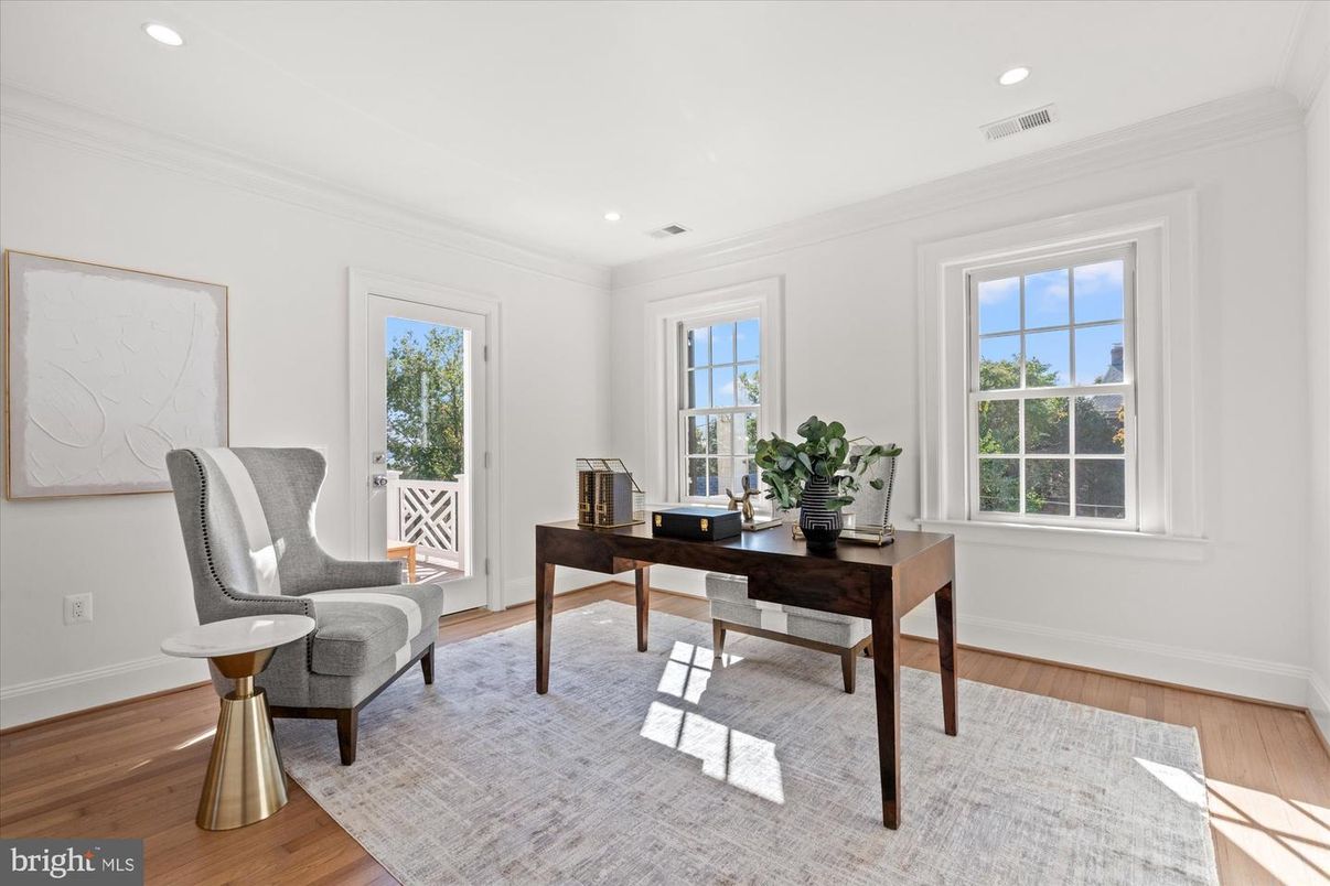 Home Office, Interior, Recessed Lighting, Wood Texture Flooring