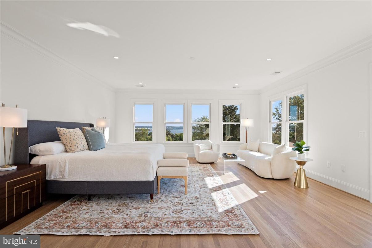 Bedroom, Interior, Recessed Lighting, Water, Wood Texture Flooring