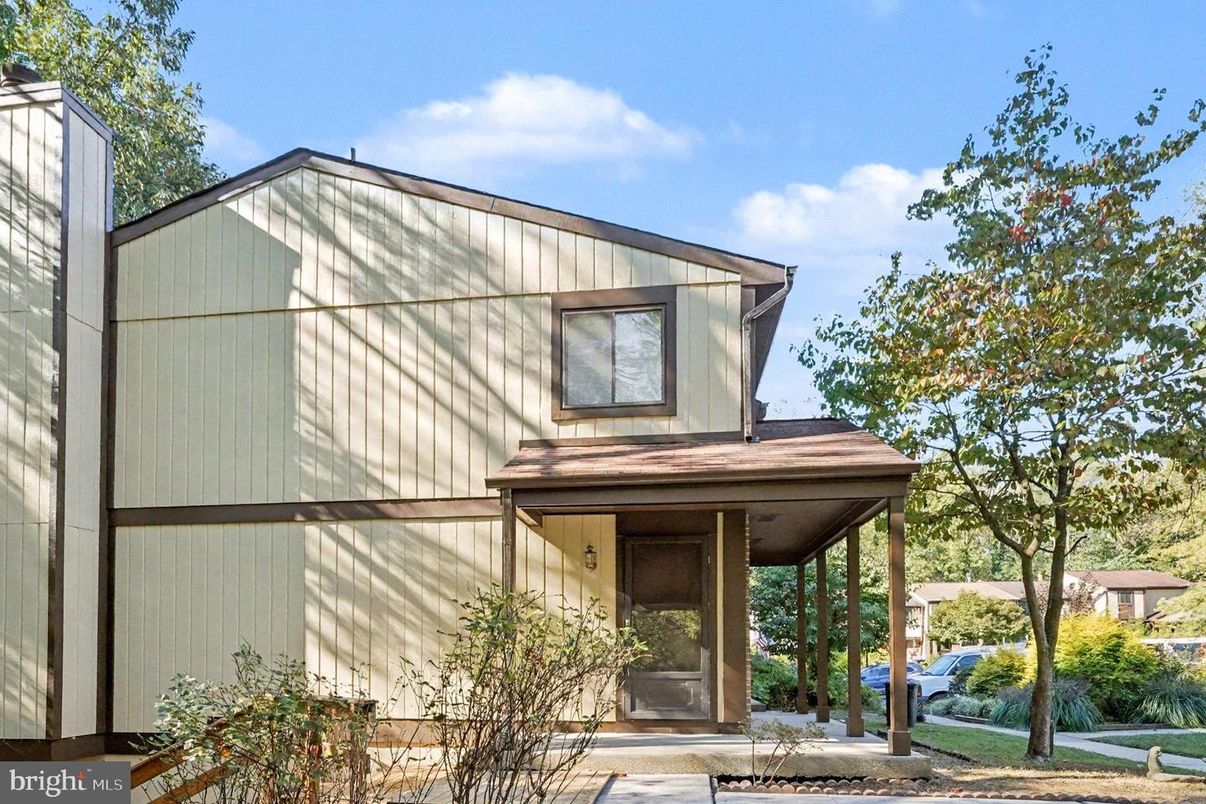 Exterior, Facade, None