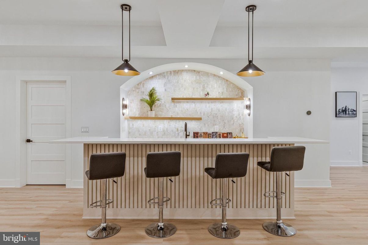 Interior, Pendant Lights, Wood Texture Flooring