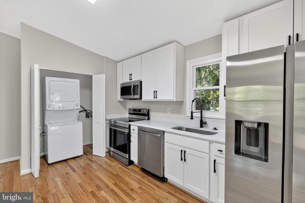 Interior, Kitchen, Stainless Steel Appliances, Washer, Wood Texture Flooring