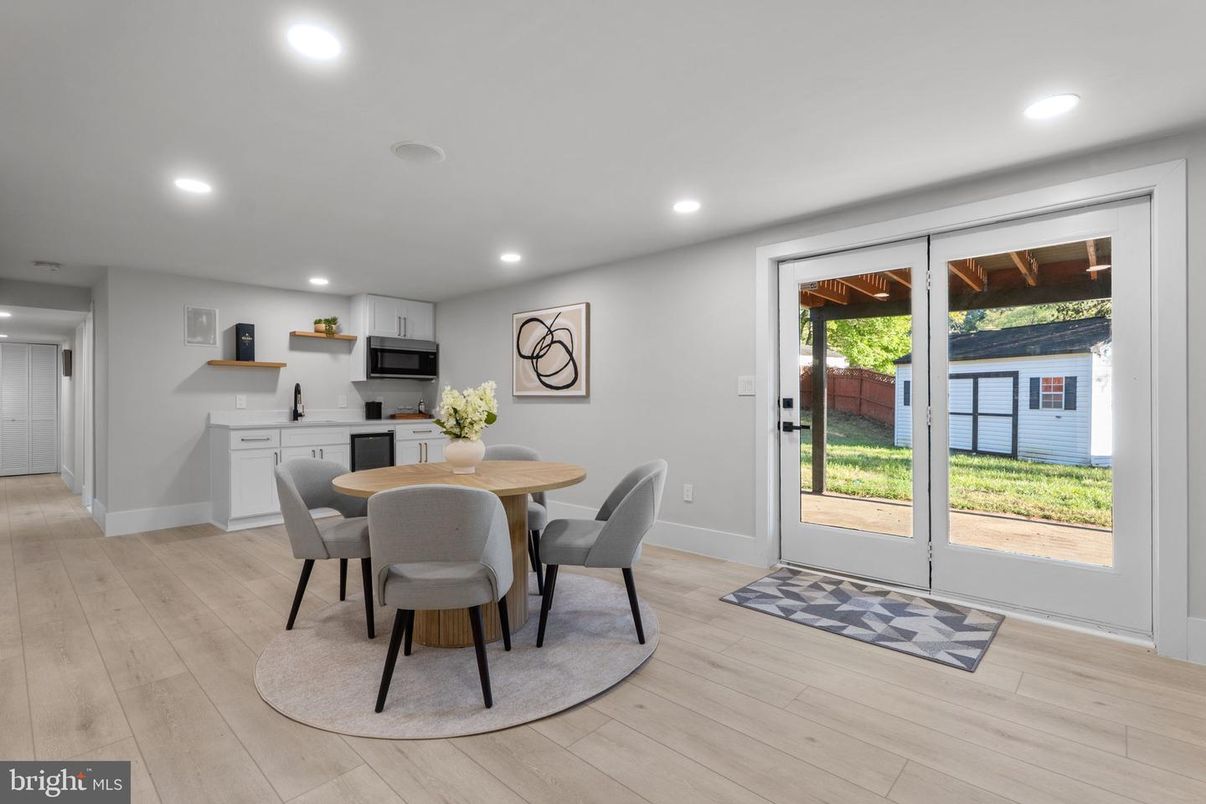 Dining room, Interior, Kitchen, Recessed Lighting, Wood Texture Flooring