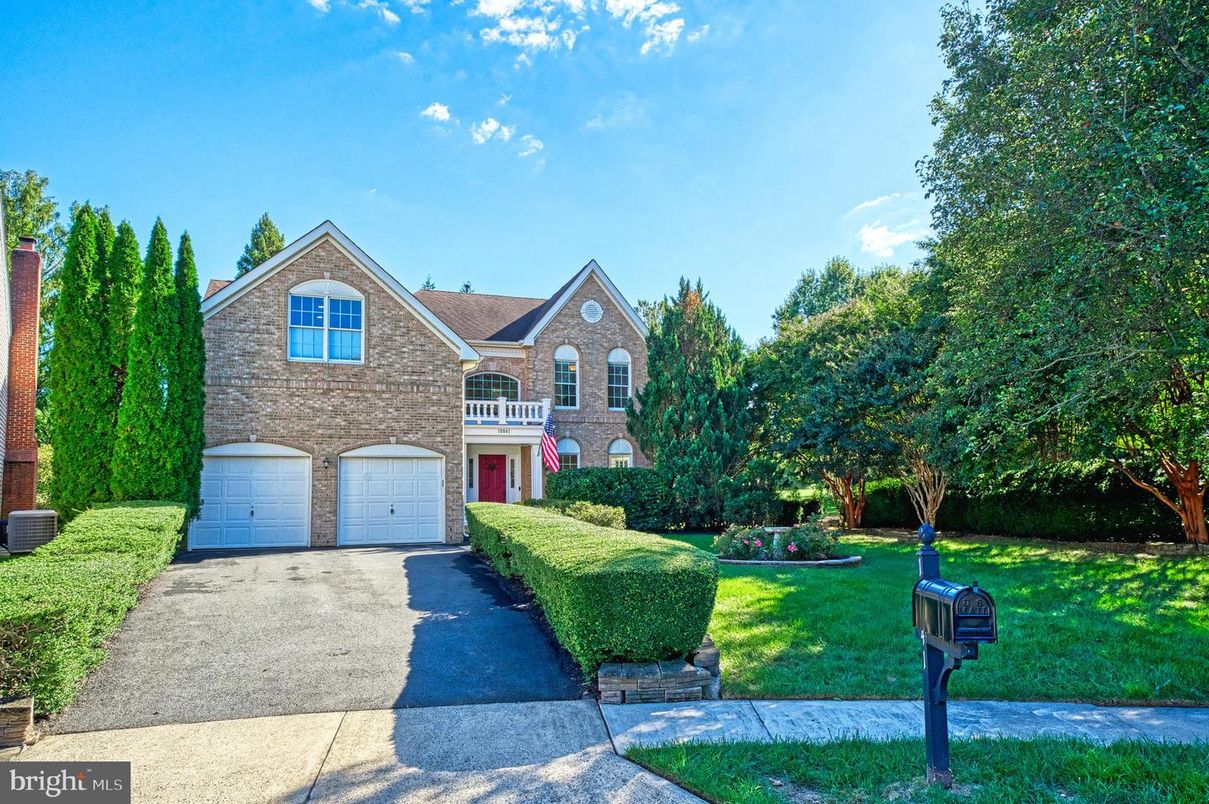 Attached, Exterior, Facade, Brick Facade, Brick Traditional