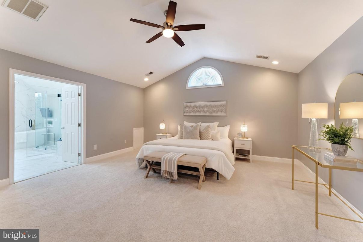 Bathroom, Bedroom, Glass Shower, Interior, Recessed Lighting