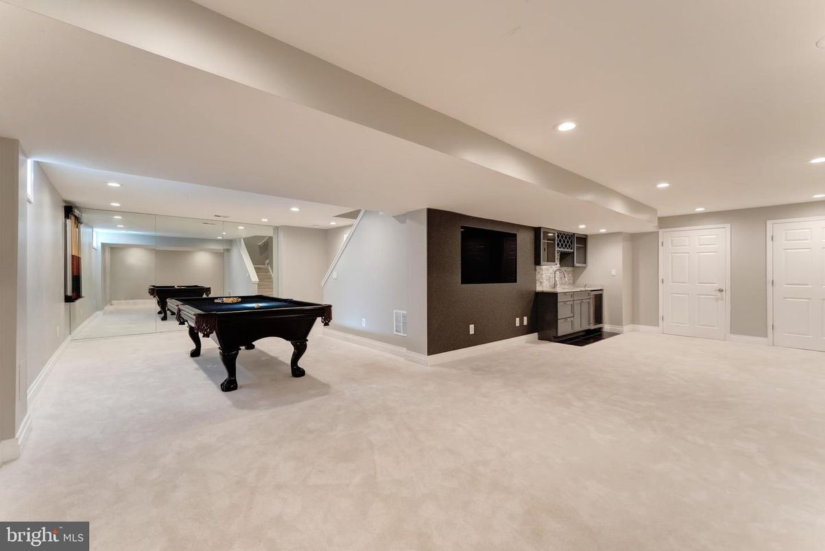 Billiard Table, Game Room, Interior, Recessed Lighting