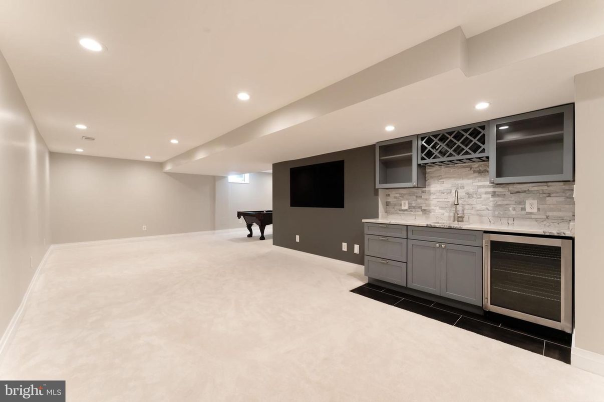 Interior, Piano, Recessed Lighting