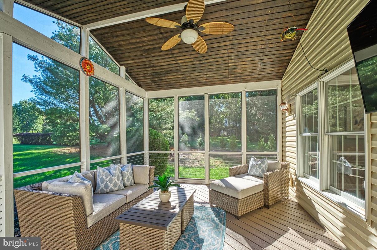 Interior, Sun Room, Wood Texture Flooring