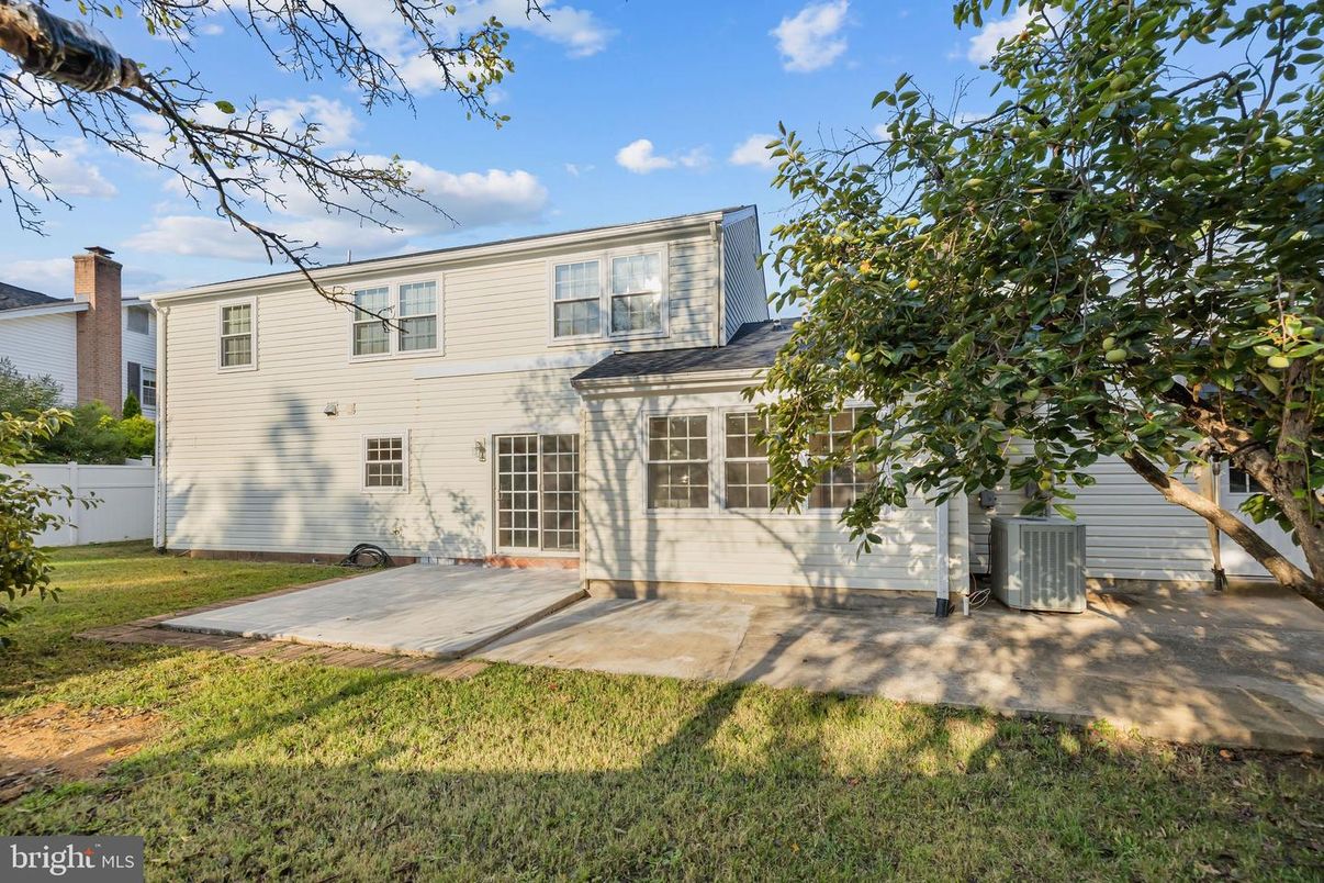 Backyard, Exterior, Facade, Georgian