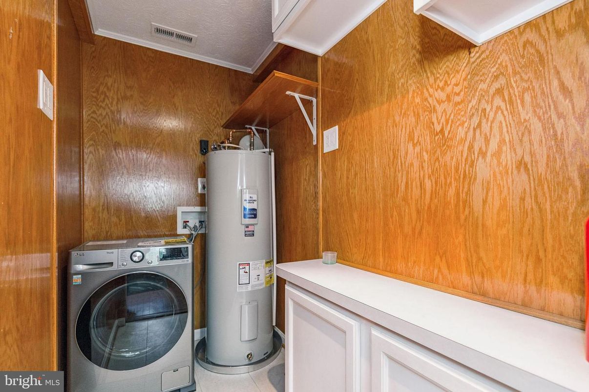 Interior, Washer, Wooden Walls