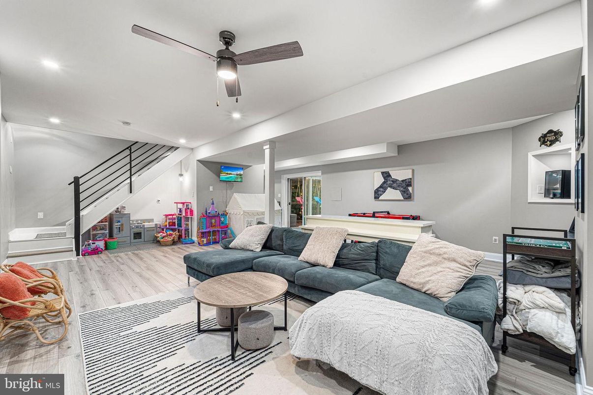 Billiard Table, Interior, Living room, Recessed Lighting, Wood Texture Flooring