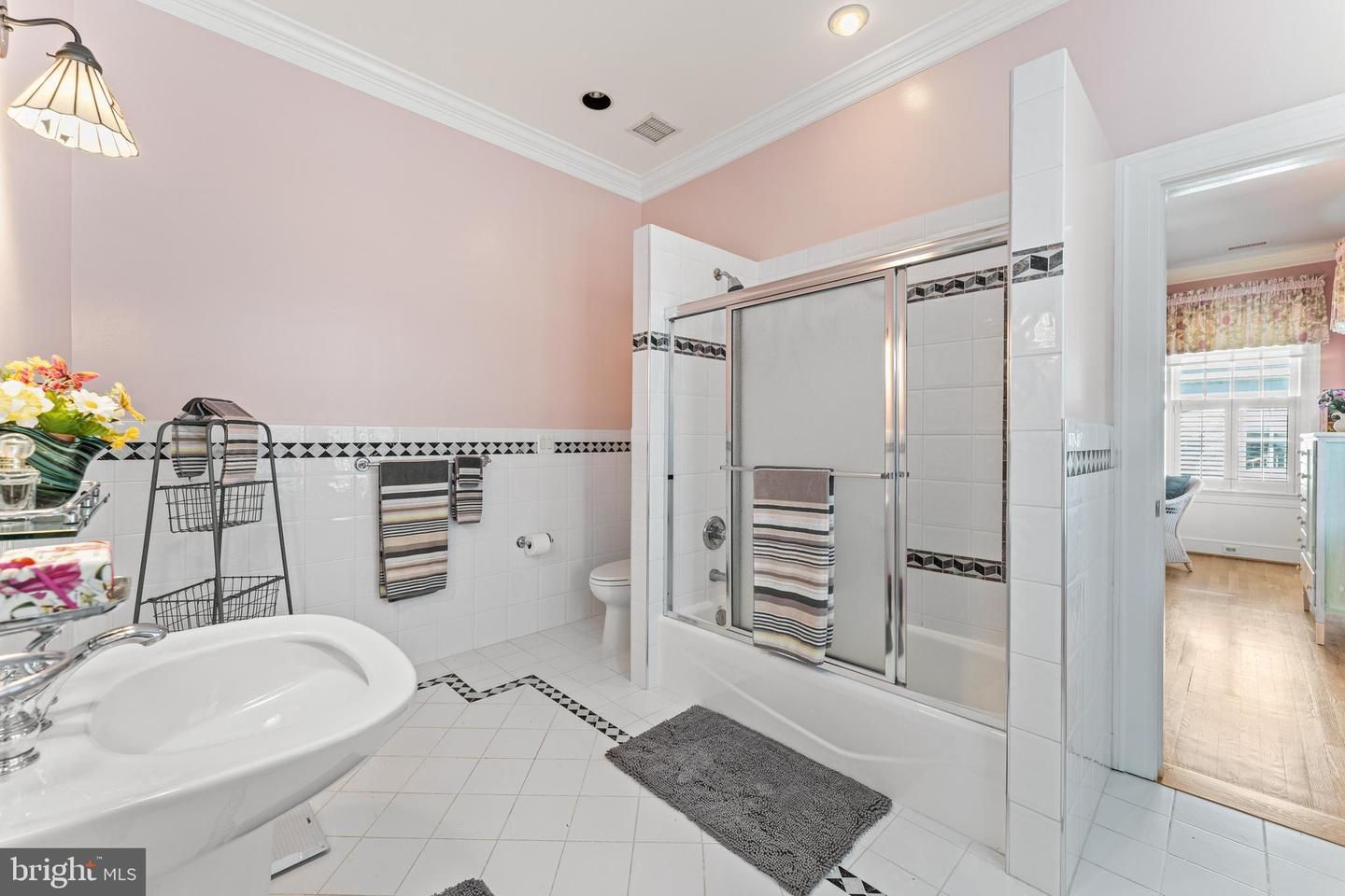 Bathroom, Glass Shower, Interior, Pendant Lights, Recessed Lighting