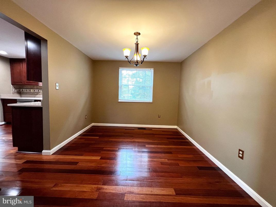 Chandelier, Empty room, Interior, Wood Texture Flooring