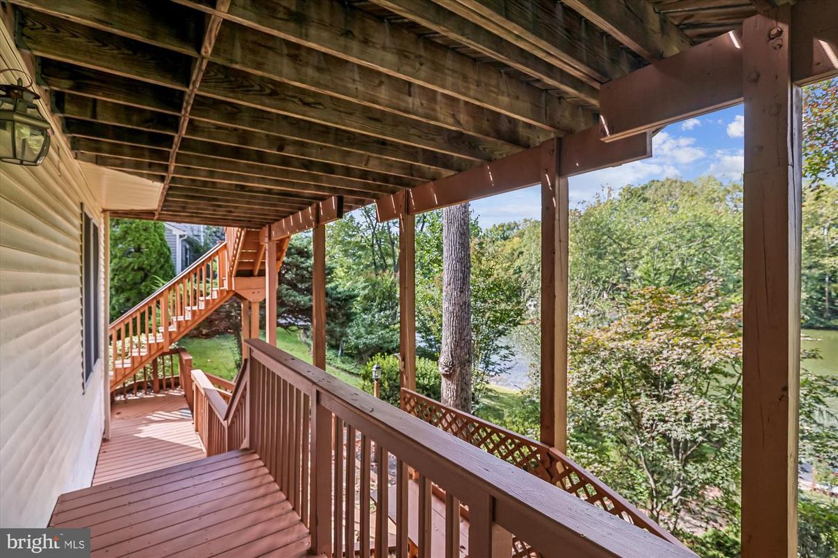 Exterior, Wooden Beams