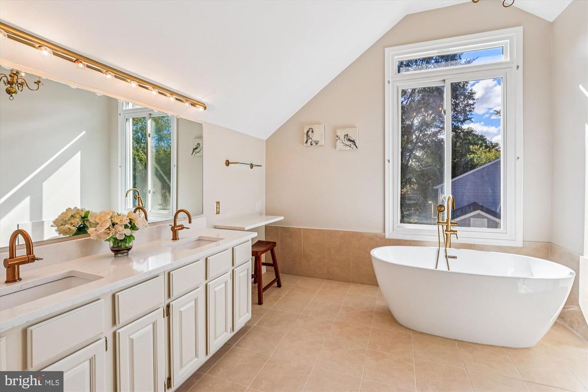 Bathroom, Dual Sink Vanities, Free Standing Baths, Interior