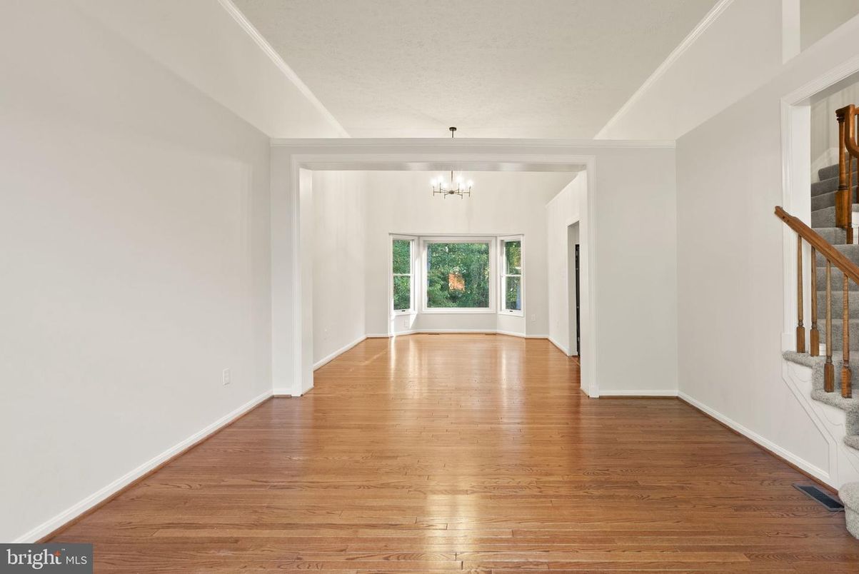 Chandelier, Empty room, Interior, Wood Texture Flooring