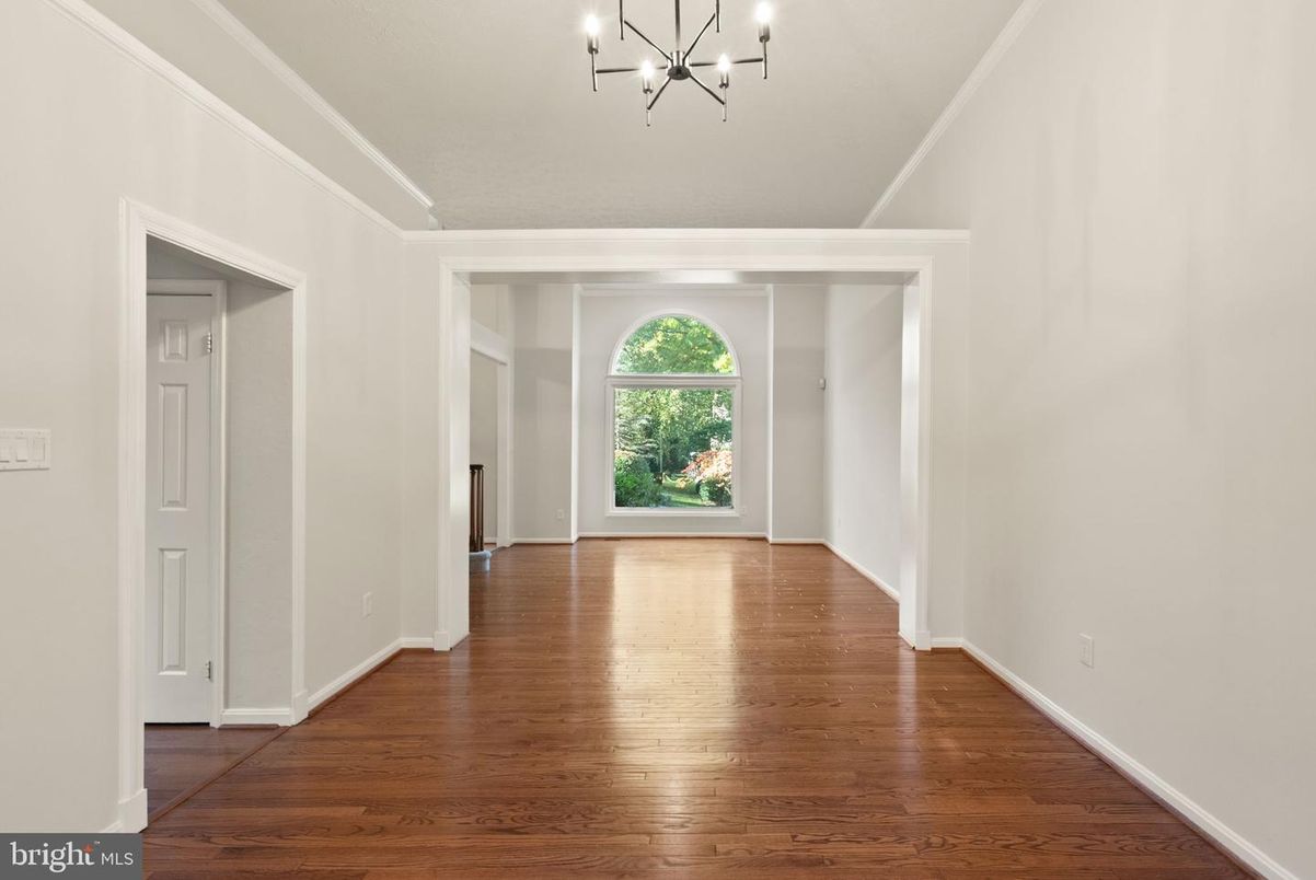 Chandelier, Empty room, Interior, Wood Texture Flooring