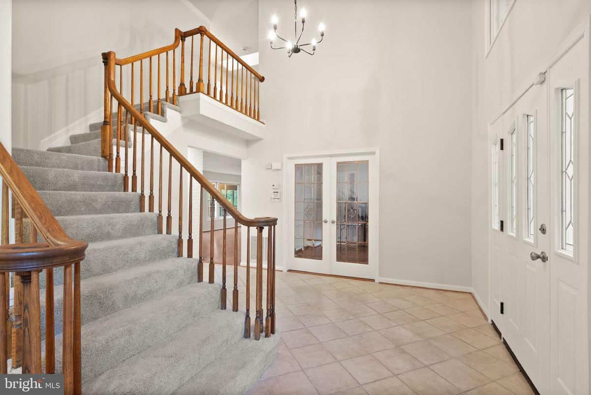 Chandelier, Interior