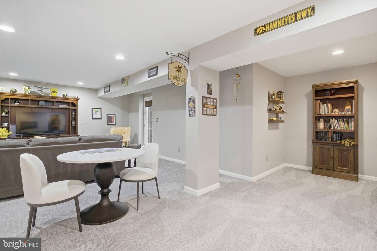 Dining room, Interior, Living room, Recessed Lighting